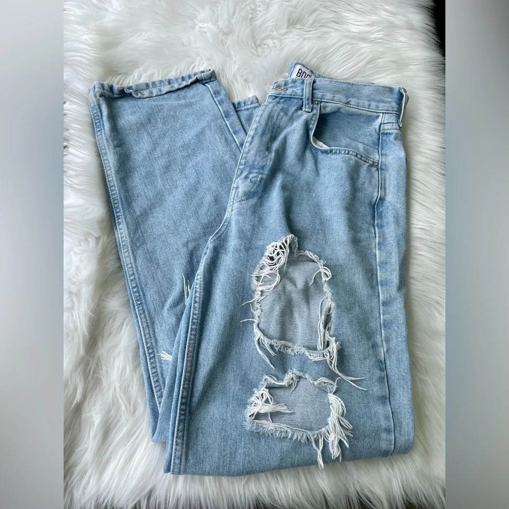 BDG urban outfitters high rise mom jeans - Size 28